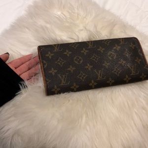 LV Cross body missing strap